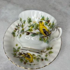 PR. Royal Albert Goldfinch Bird Cup & Saucer Woodland Series Bone China England
